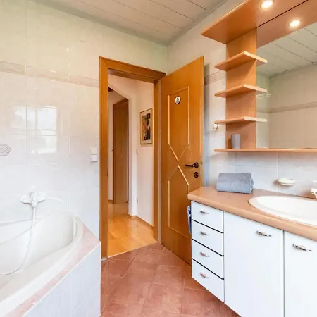 Quietly Located Near The Center Of Daire *