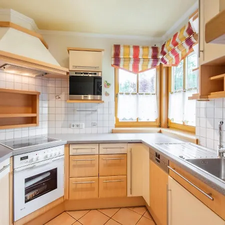Quietly Located Near The Center Of Apartman